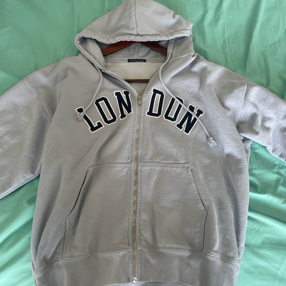 Brandy Melville zip up